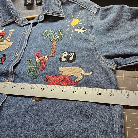 Vintage Noah's Ark Denim Blouse Women Medium 90s Button Animals Christian Bible - Picture 8 of 8